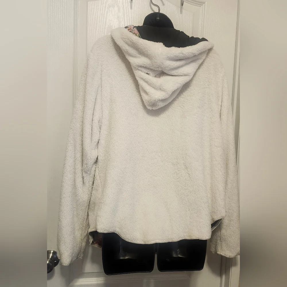 Johnny Was Cream Teddy Jacket with Black Floral-Lined Hood Reversible Size XL - Picture 2 of 5